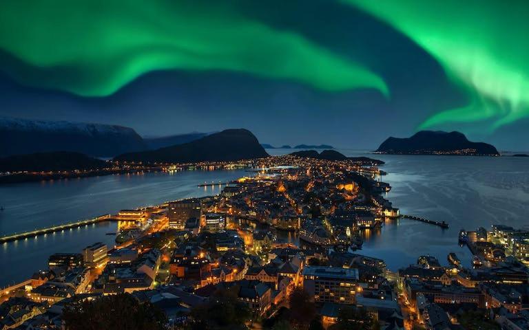 Charming Apartment In Alesund Center With Free Parking Exterior foto